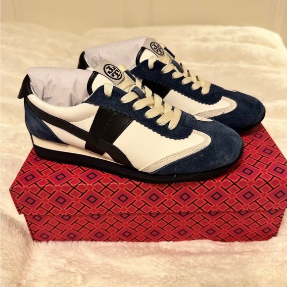 即発★TORY BURCH★ Hank Sneakers 143158 Tory Burch Hank Sneakers/ Snow White / Bright Navy/US 6/$238